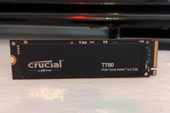 Твердотельный накопитель Crucial T700 PCIe 5.0 NVMe